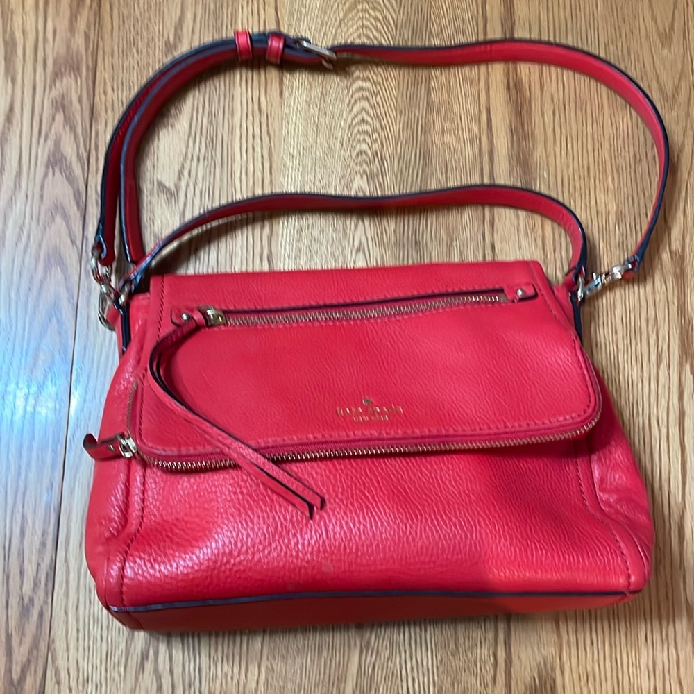 Kate Spade shoulder bag or removal of strap to become handbag.